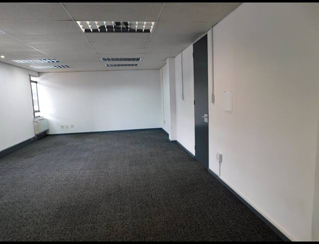 60M² OFFICE TO LET IN HYDE PARK